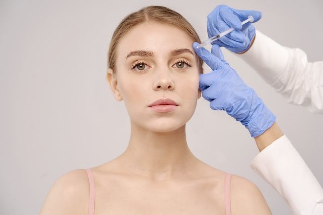 肌質改善・しわ・たるみ — Microinjection —